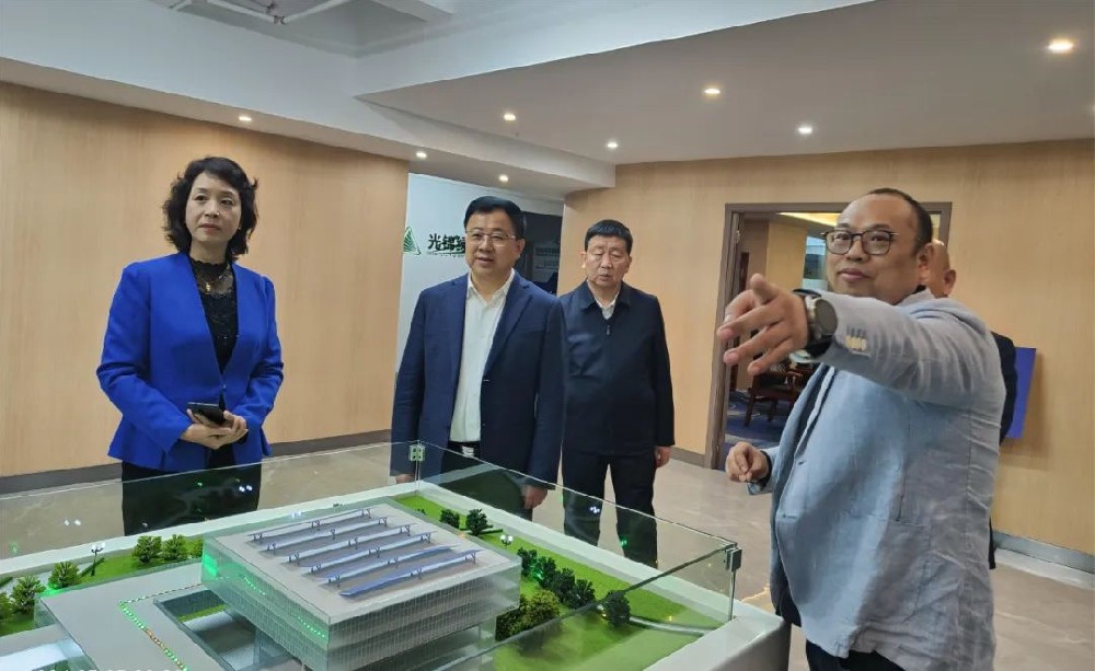 宁夏回族自治区党委常委、银川市委书记赵旭辉一行考察深圳市光锦绿色科技有限公司